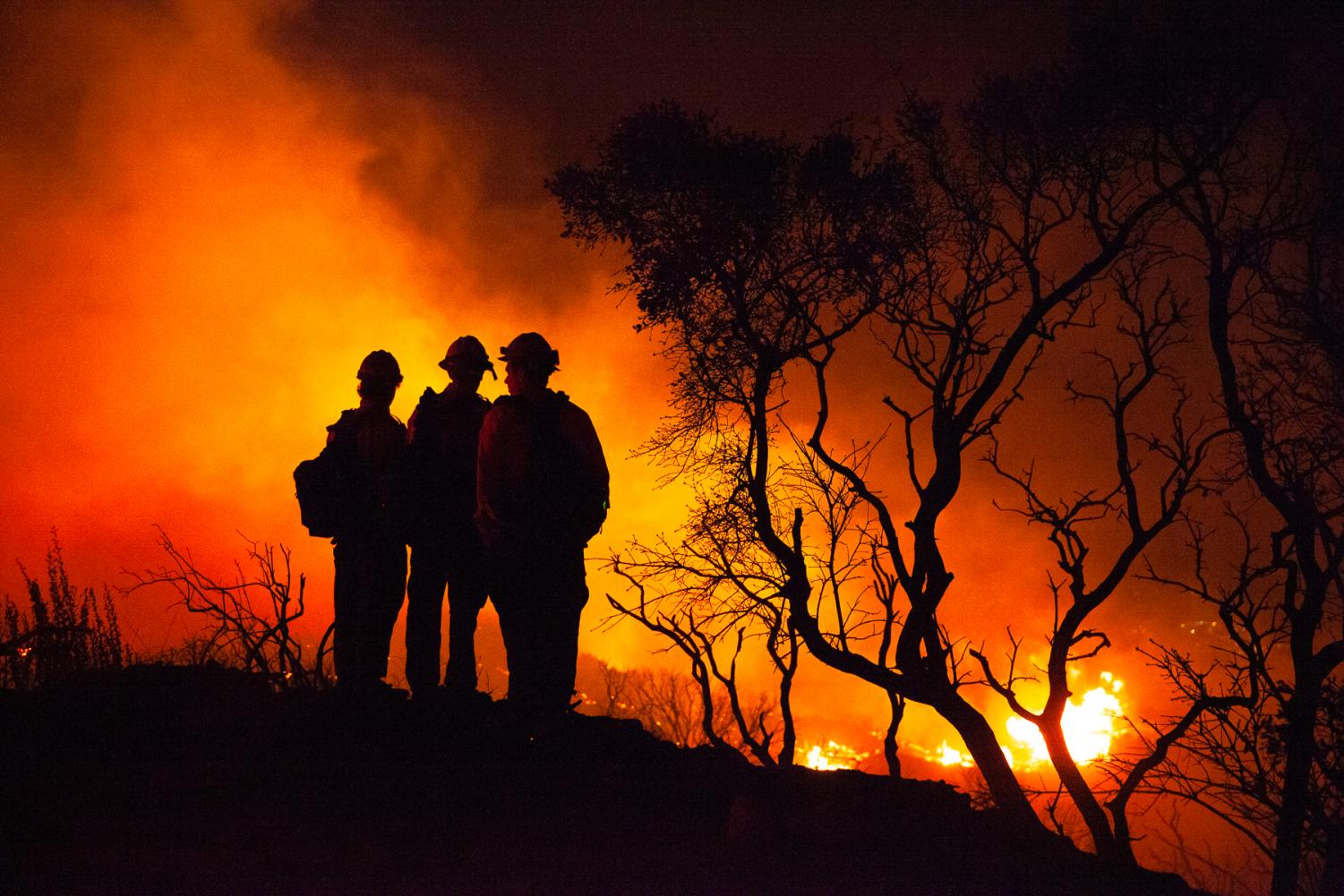 Santa Barbara Cave Fire Sparks Evacuations, Road Closures – The Channels